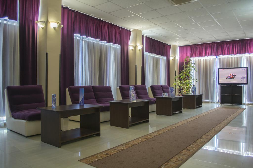 Hotel Triumph Brăila Екстериор снимка