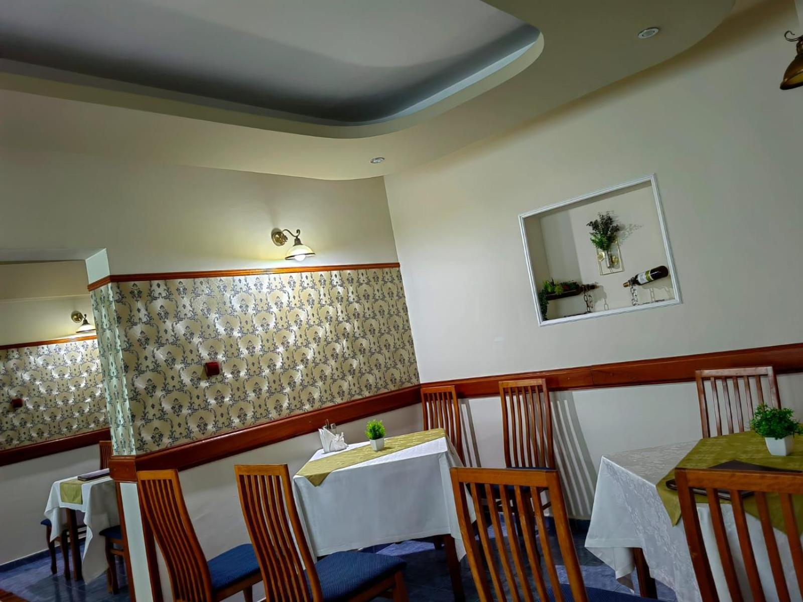 Hotel Triumph Brăila Екстериор снимка