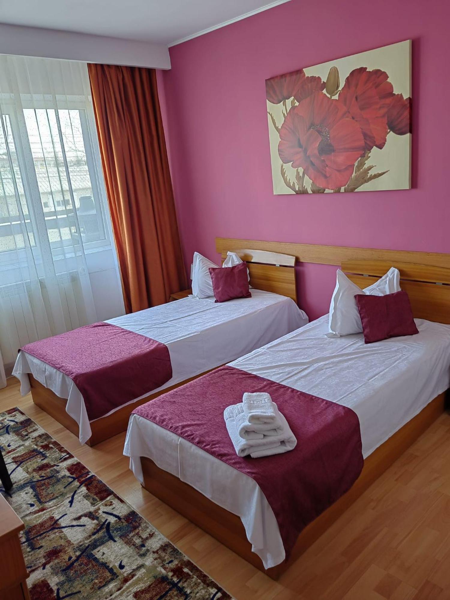 Hotel Triumph Brăila Екстериор снимка