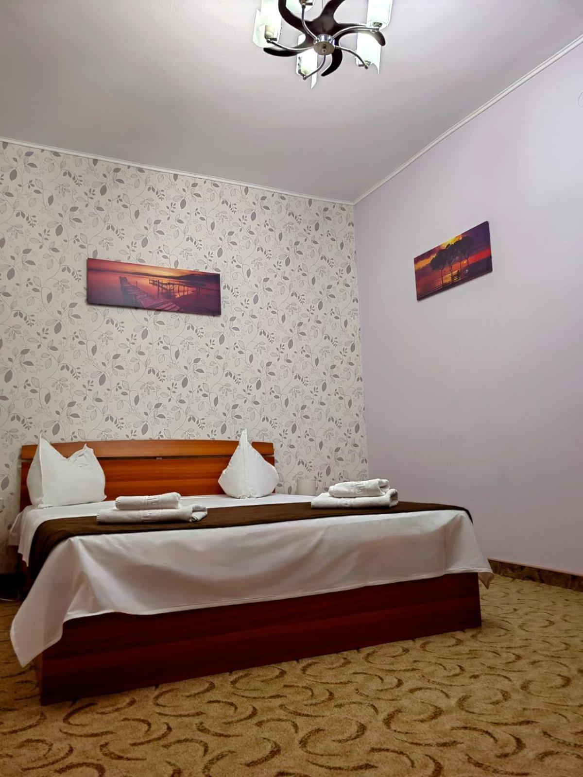 Hotel Triumph Brăila Екстериор снимка